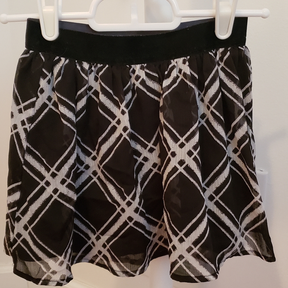 Black & Cream Criss Cross Skirt
